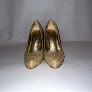 Kelly & Katie Nightengale Platform Pump